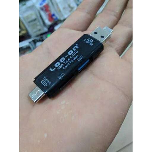 the battery is in the palm of the hand.