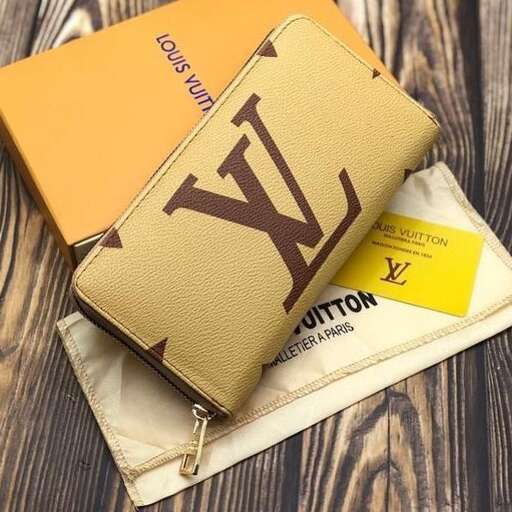 wallet with a gold wallet