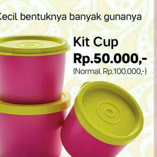 a cup with a lid and lid on it.