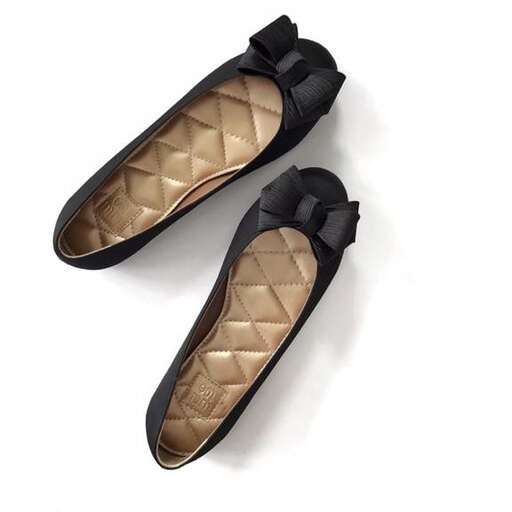 these shoes are made from leather and are made from % recycled leather.