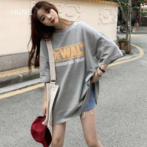 i love the look of this sweatshirt.