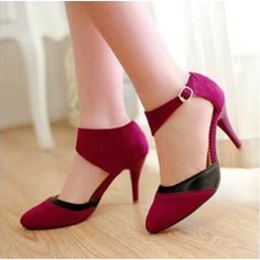 i'm not a fan of shoes but i love the color of the dress.