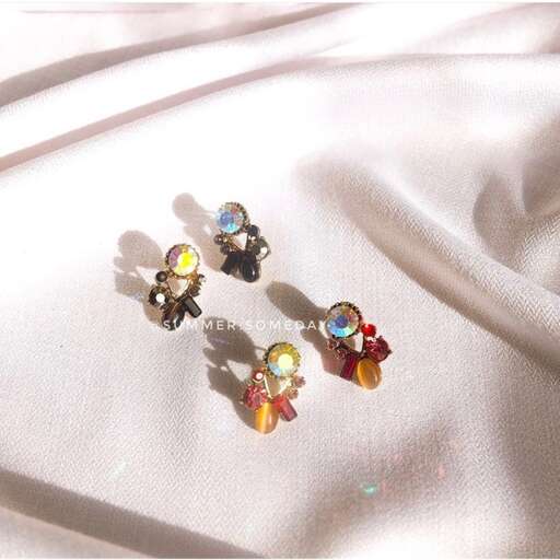 earrings with glass beads and czech glass beads in red and gold.