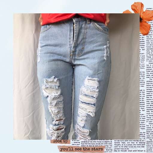 jeans with pockets and a red top.