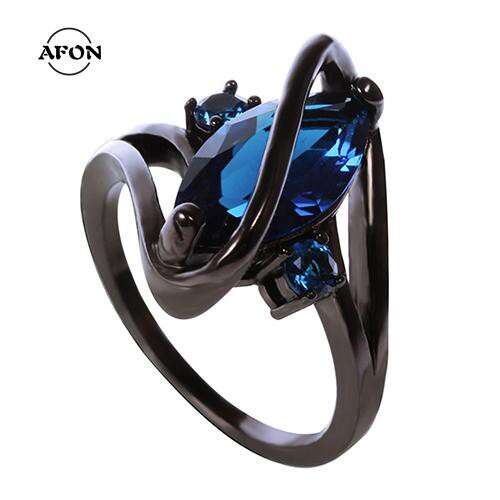 ring in black and white