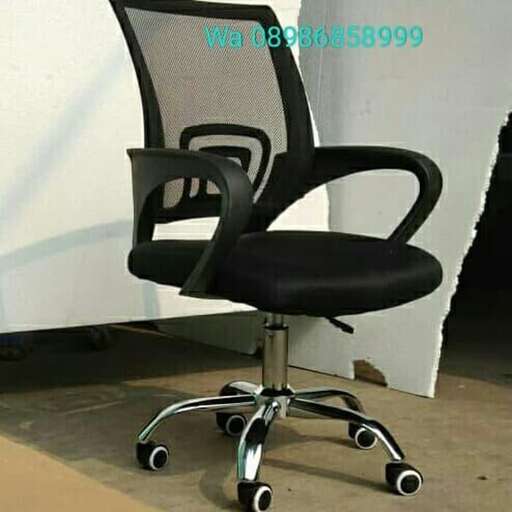 office chair with a black seat