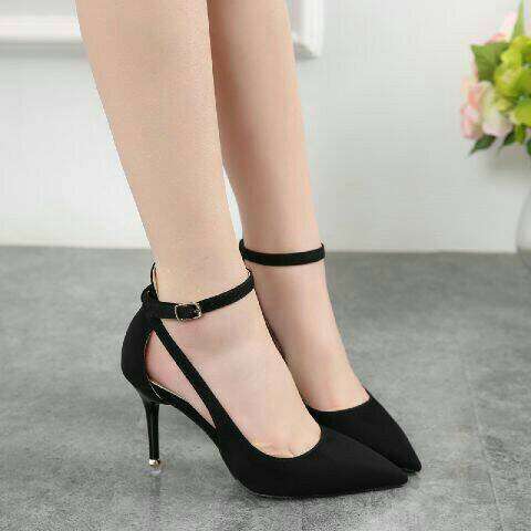 i'm not a fan of shoes but i'm not sure what they are but i'm going to wear them all day.