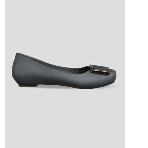 leather women's shoes that are made of leather