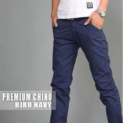 a pair of men's jeans with a white t - shirt and a white tee.