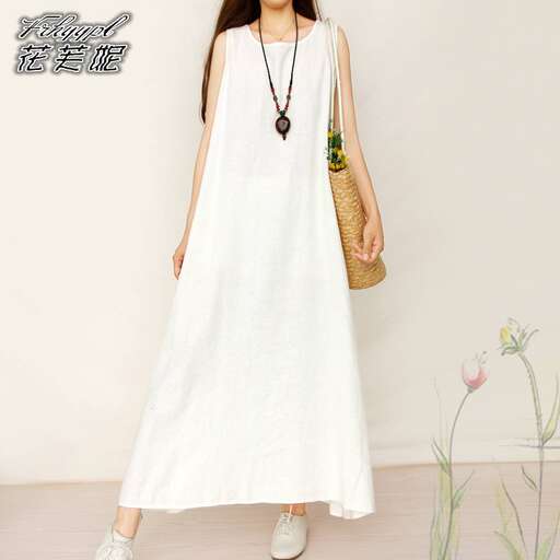 summer new long white summer dress with a long skirt