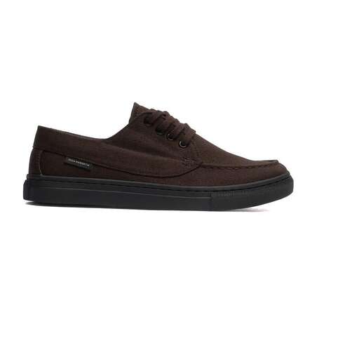 a pair of men's shoes