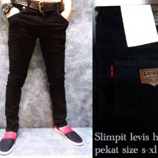 a fashion look featuring jeans and a belt.