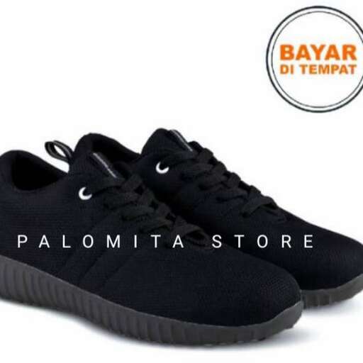 black men's athletic shoes for women.