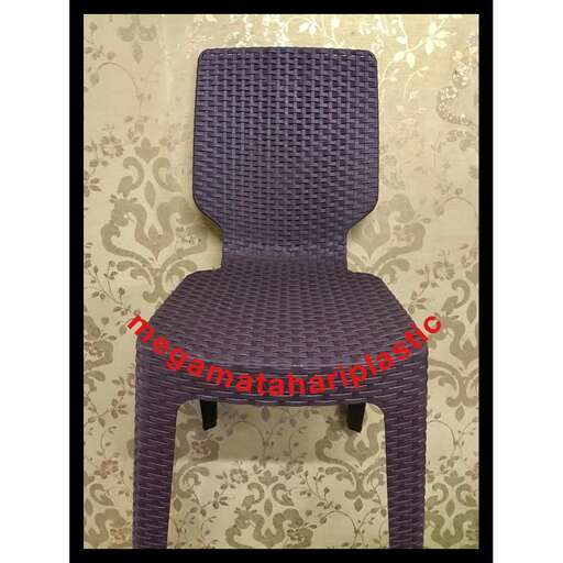 chair in black