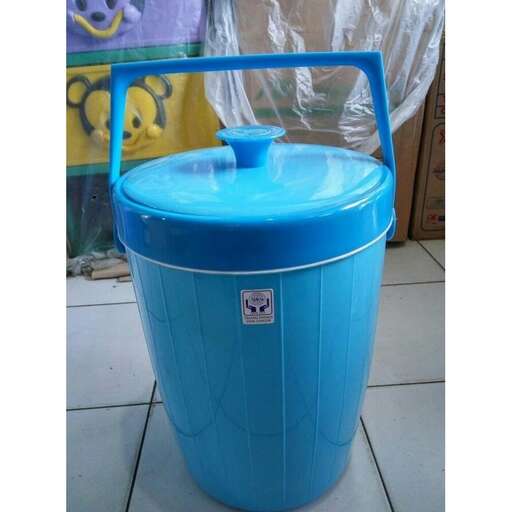 a blue plastic cooler with a lid.