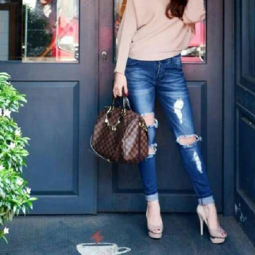 i love the color of these jeans.