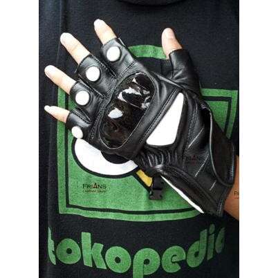 gloves for the boys in the black shirt