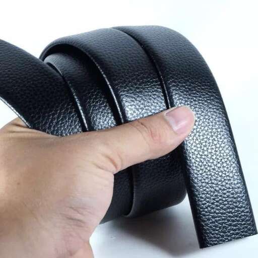 the leather belt is made of leather.