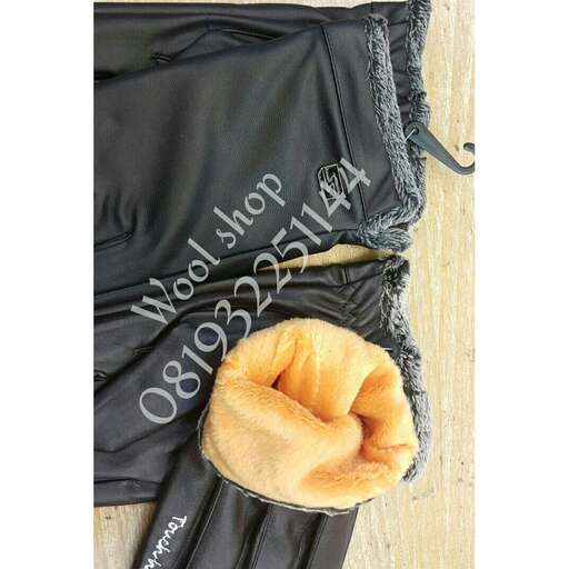 a bag that has a zipper on it.