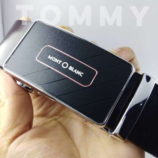 the battery is in the palm of the hand.