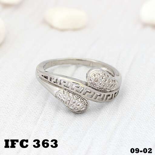a sterling silver ring with a diamond and diamonds.