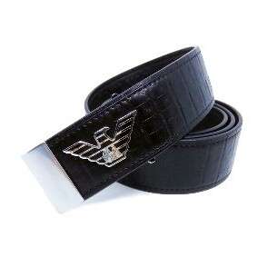 belt in black leather with a logo