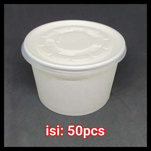 a plastic container with lid and lid.