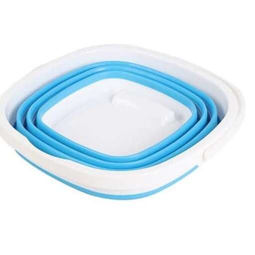 this is a picture of a blue and white dish.