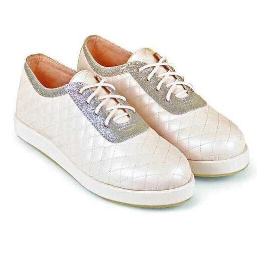 i have a pair of shoes.