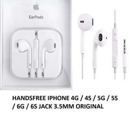 i have a thing for earphones