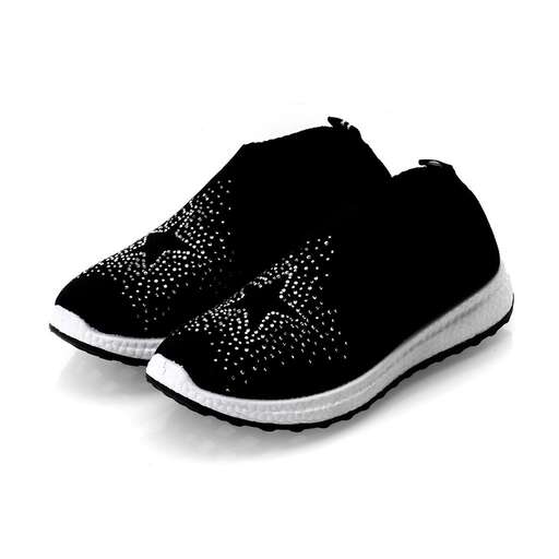 the shoe is designed to be a sporty fit.