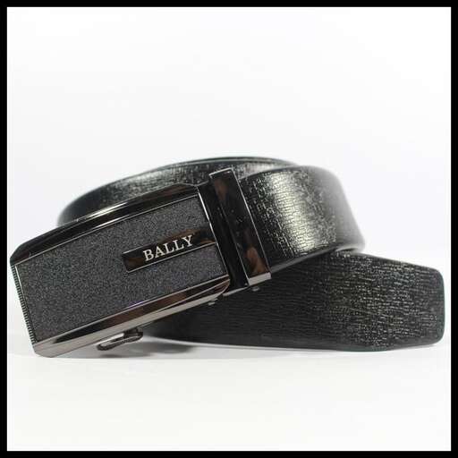 leather belt in black leather with a silver finish