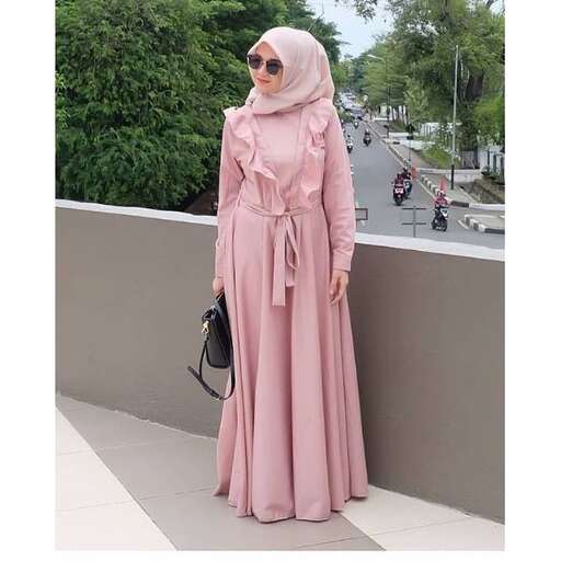 this is a long dress with a long skirt and a scarf.