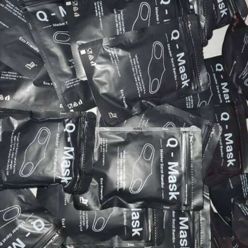 the bags are available in black and white.
