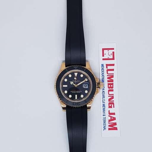 the watch is designed to be worn by a professional boxer.