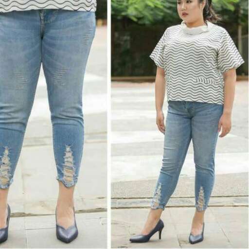 i'm not sure what shoes are but i'm not sure about the jeans.