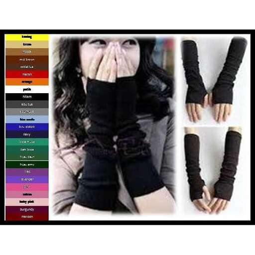 a black scarf with a black strap.