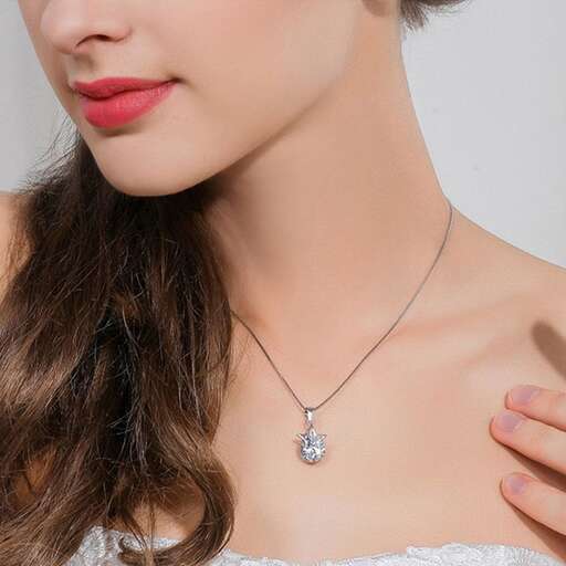 necklace with a pendant