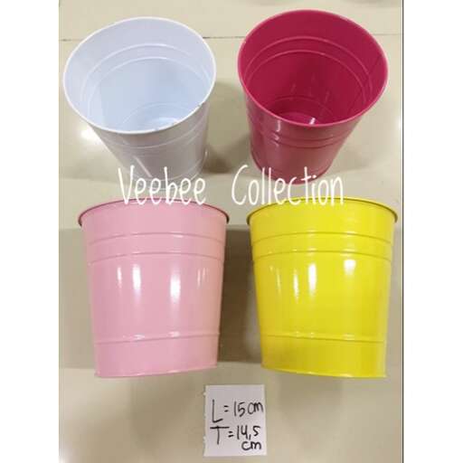 a set of plastic cups for sale