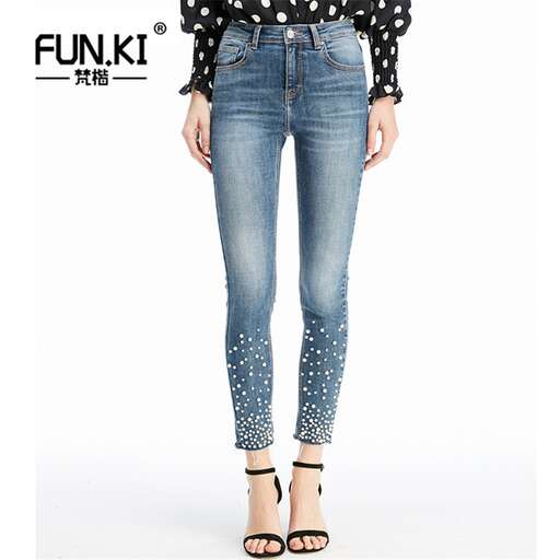 i'm a sucker for skinny jeans.