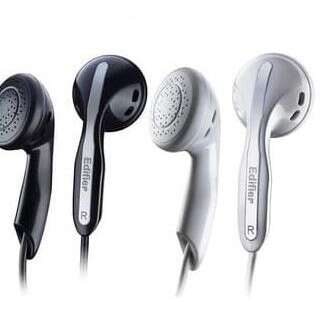 a picture of a cell phone with headphones on it.