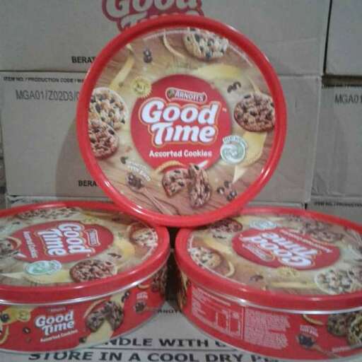 a box of food that is on top of a box.