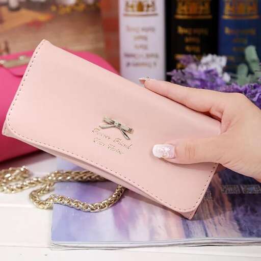 the wallet is a beautiful way to hold your wallet.
