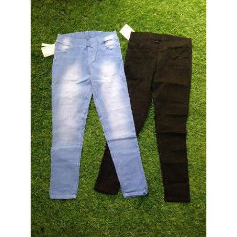 the pants are made from black cotton and are made from recycled wool.