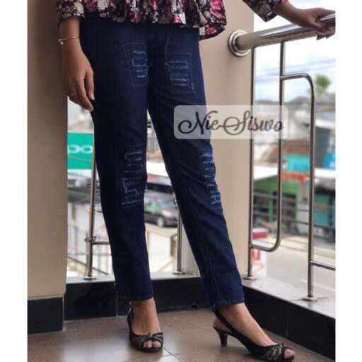 women's jeans with a floral print