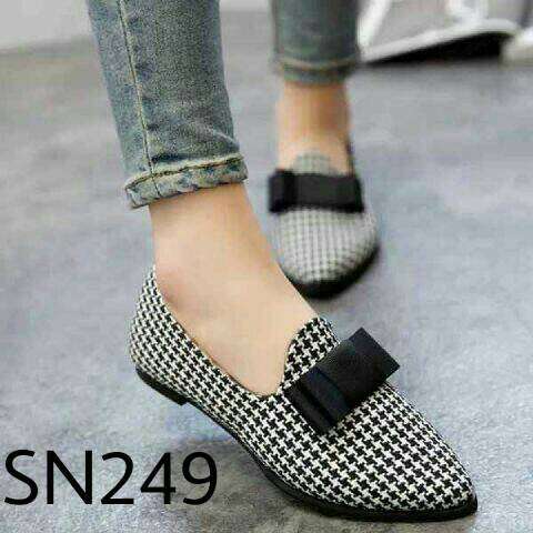 i'm not sure about the shoes but i love the idea of the pattern.