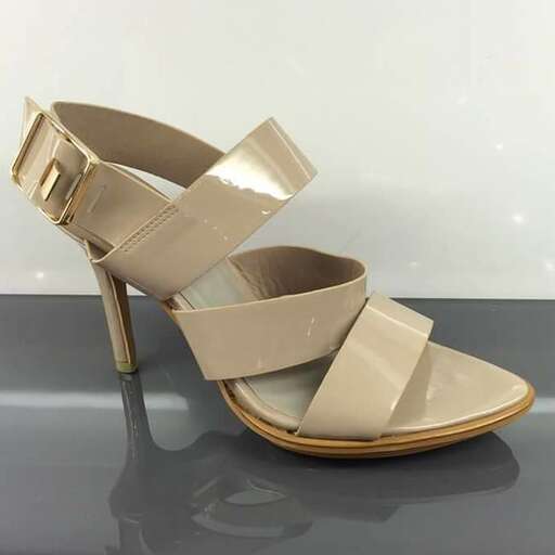 these sandals are so cute!