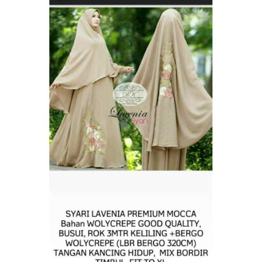 the veils of the women in the traditional dress