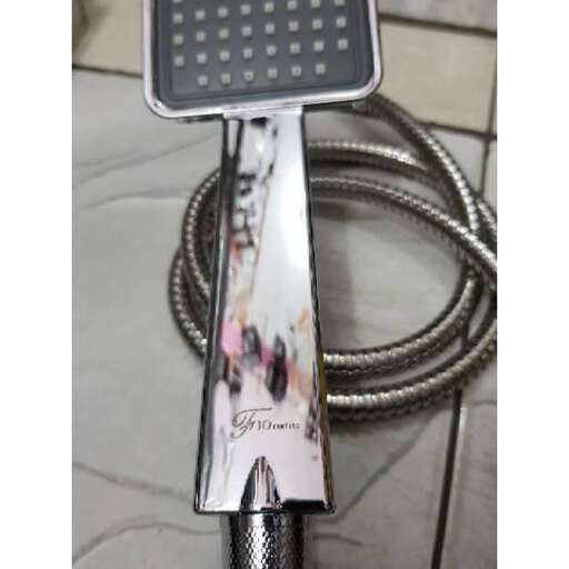 this is a metal with a picture of a solar panel.