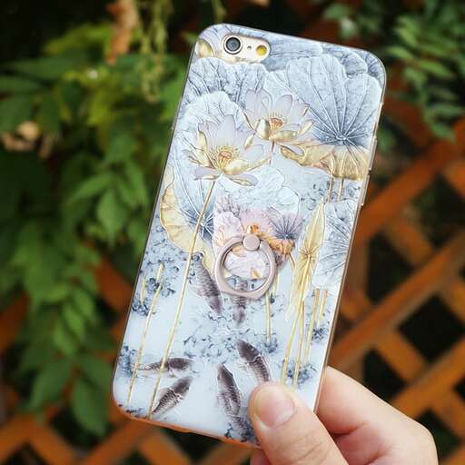 a phone case with a picture of a bird on it.